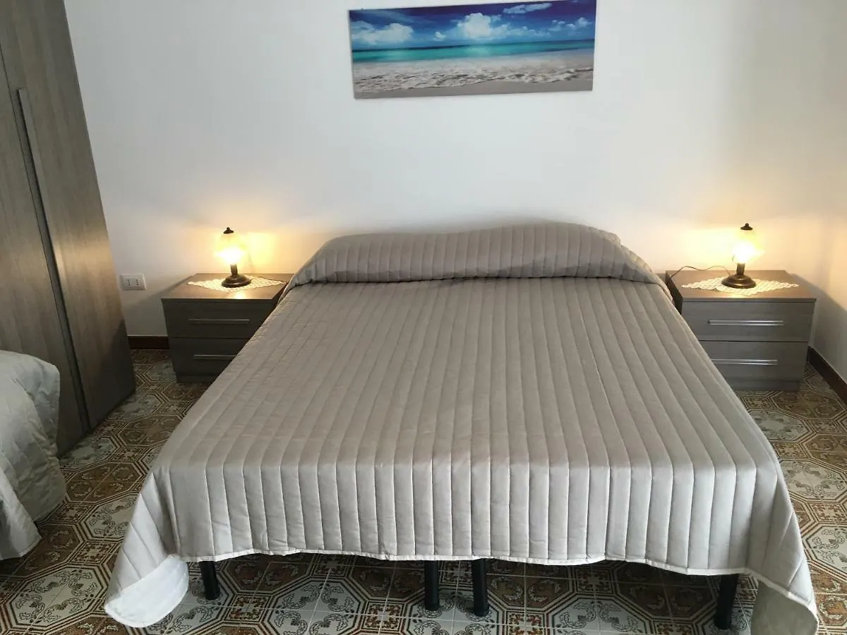 Al Chiaro Di Luna Taormina 2*,